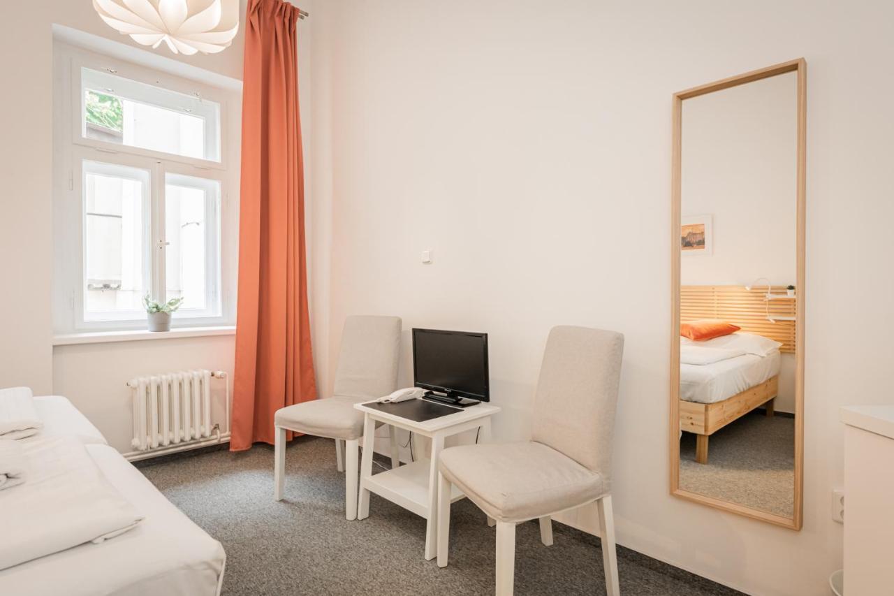 Self-Service Hotel Ostas Praha Eksteriør billede